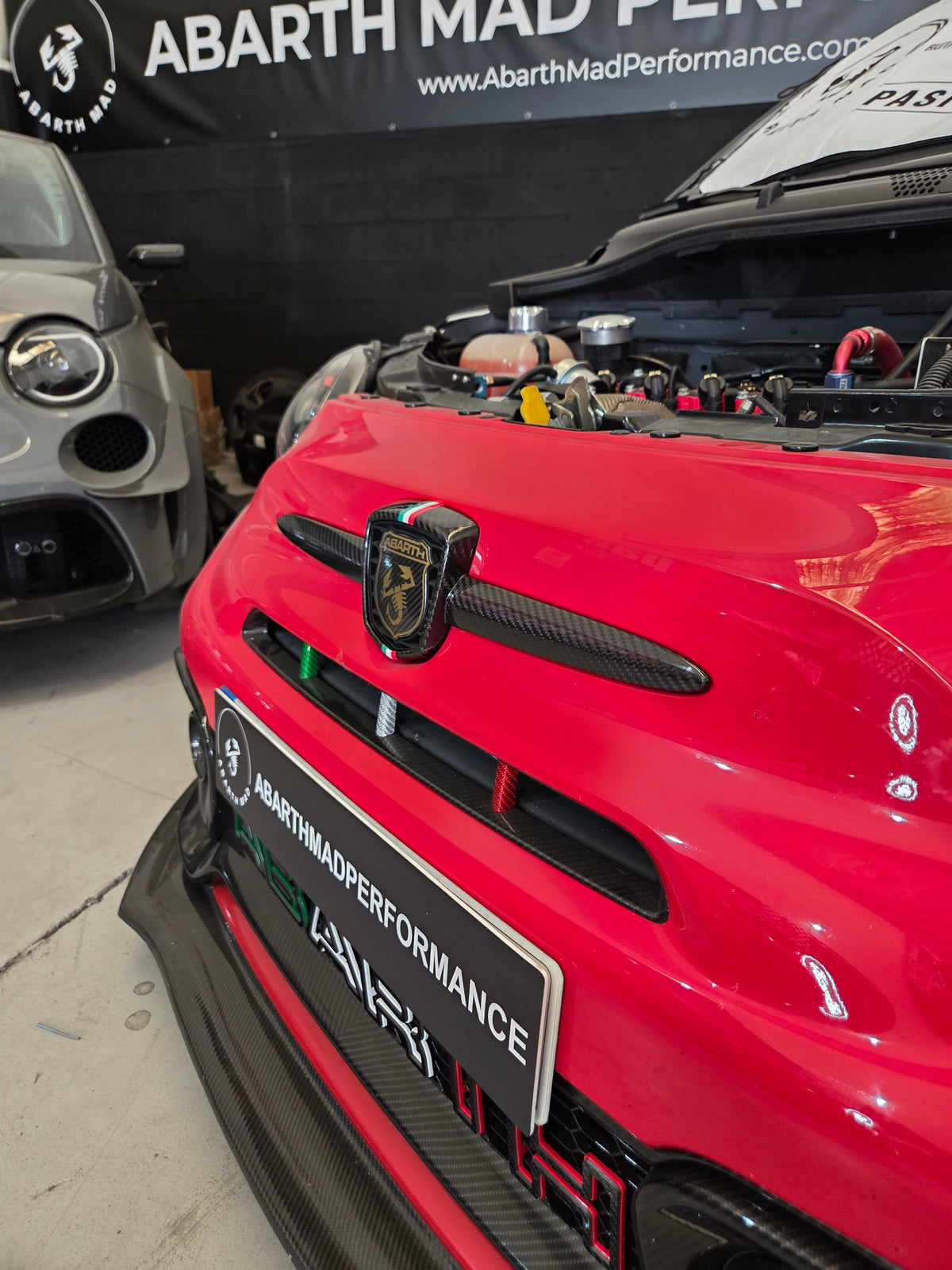 Abarth 500 All Model 100% Real Carbon Fiber Emblem Logo Cover Italian Flag Gloss Design Emblema Delantero Bandera 🇮🇹