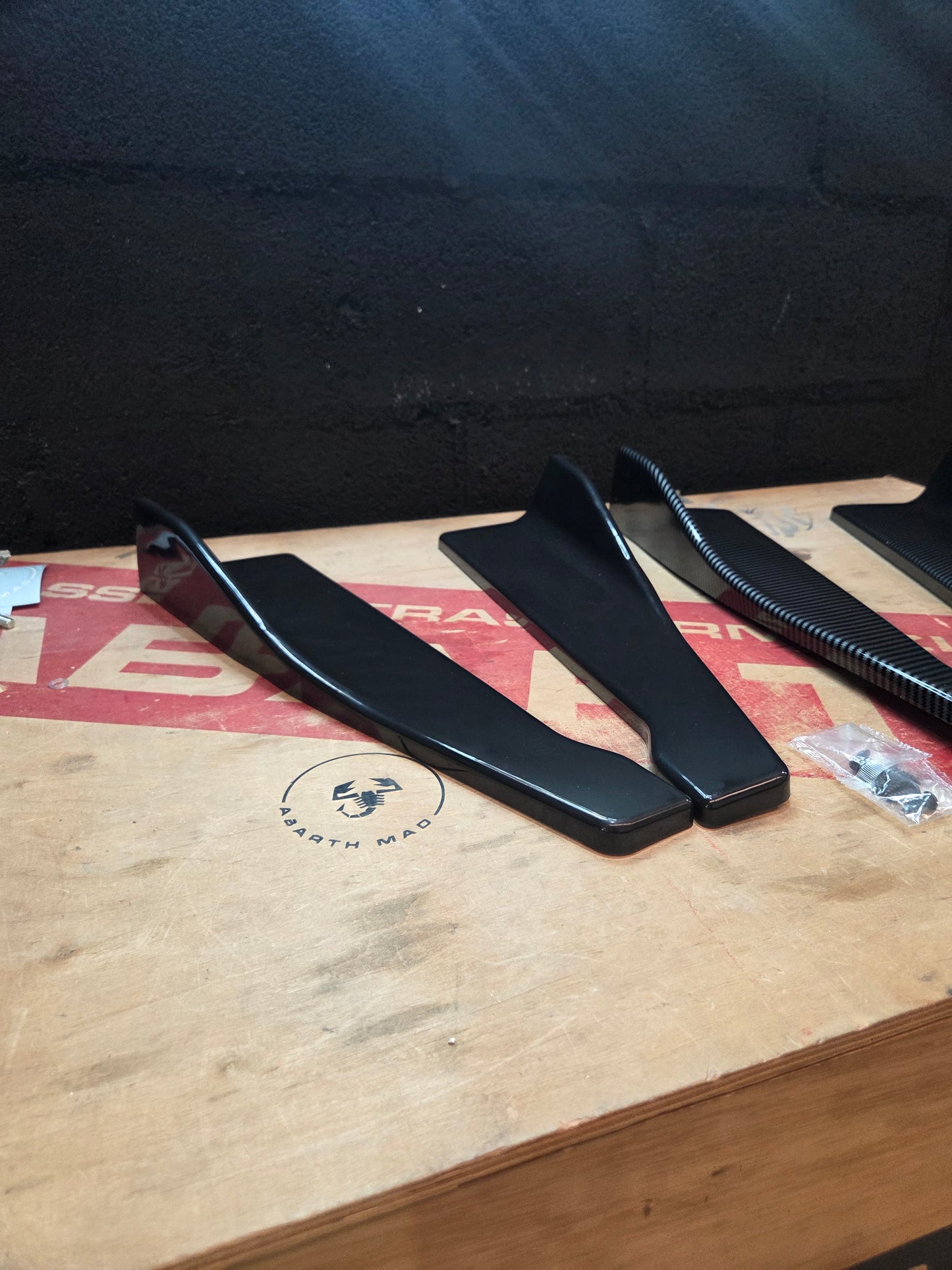 Abarth Fiat Side Skirt Fin Black or Carbon Look Taloneras Añadido Lateral