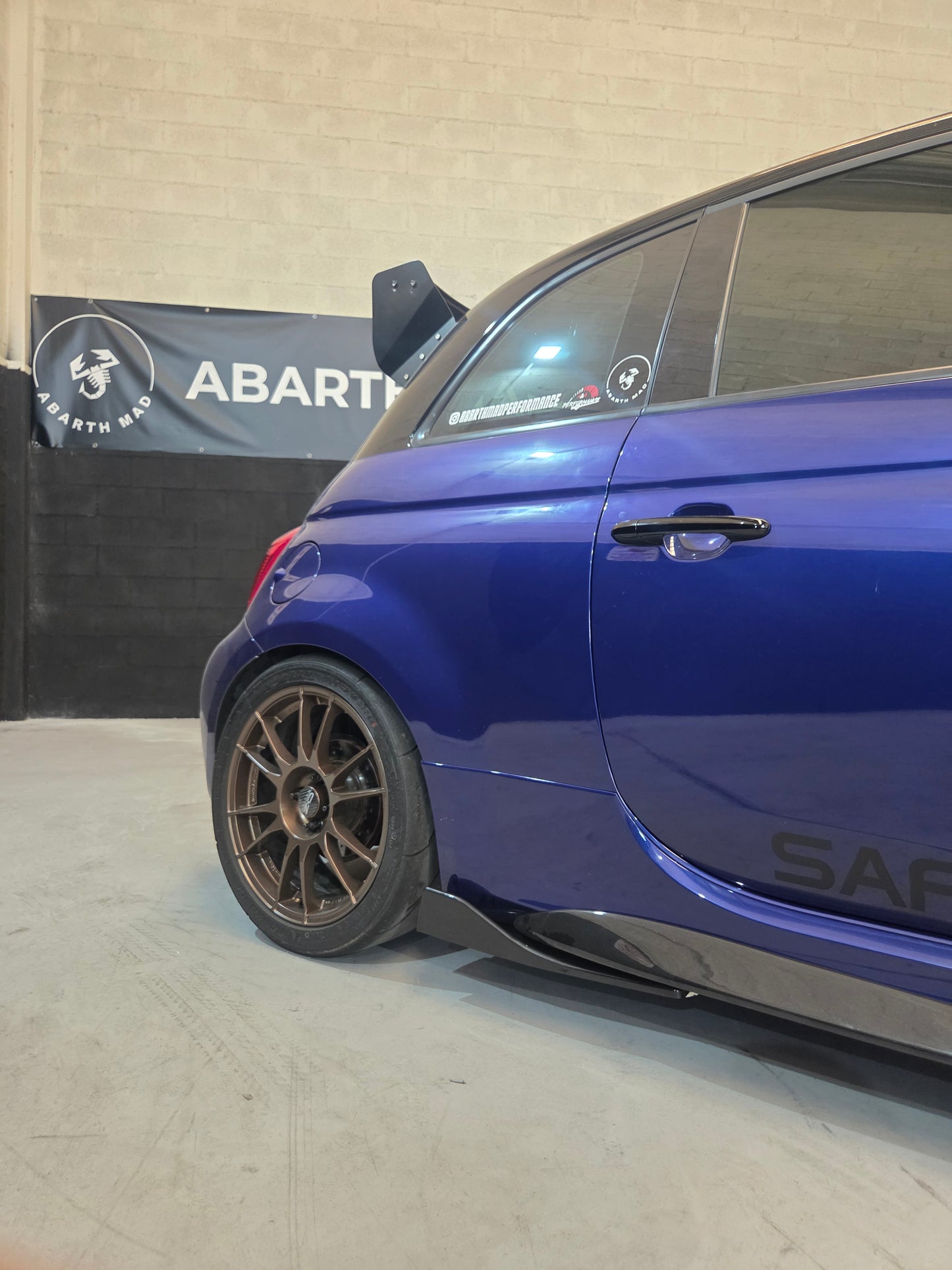Abarth Fiat Side Skirt Fin Black or Carbon Look Taloneras Añadido Lateral