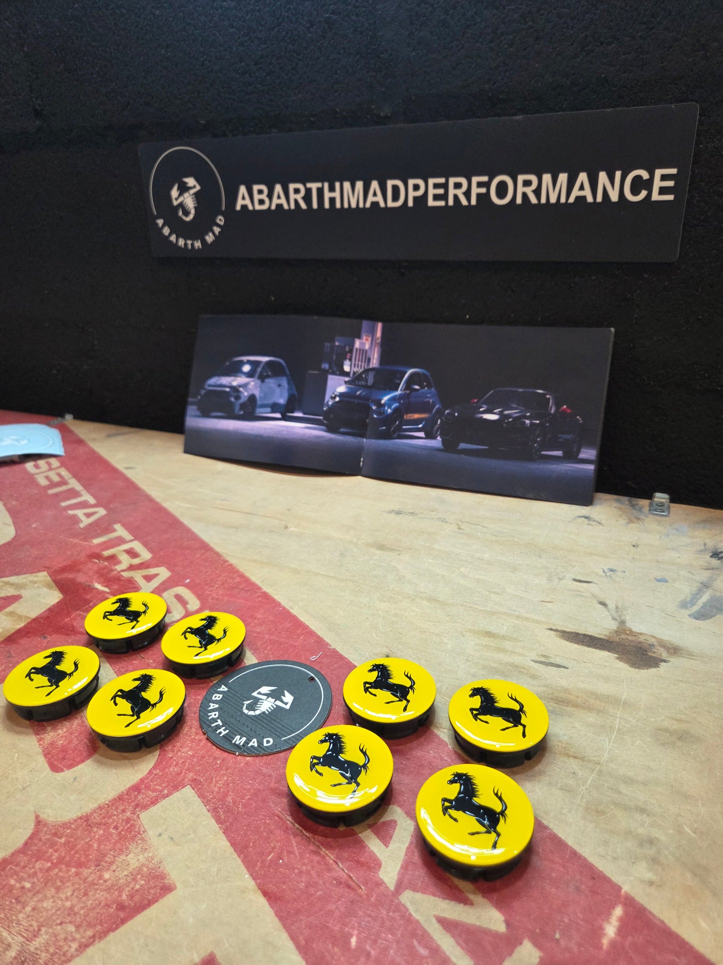 Abarth 50 o 60mm Ferrari Center Caps Tapa Llanta Buje