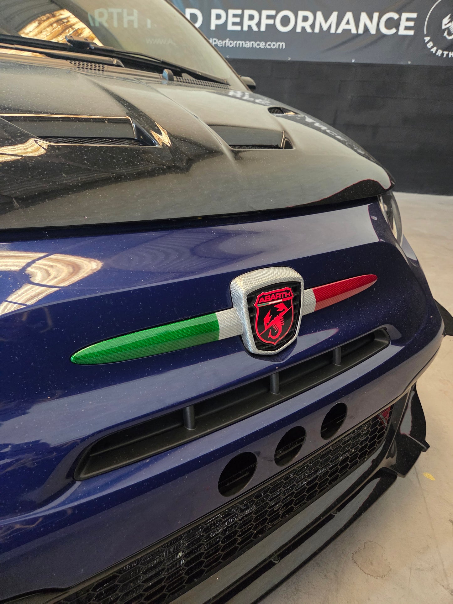 Abarth Fiat Cover Emblema Delantero OEM Fibra de Carbono Italia 🇮🇹