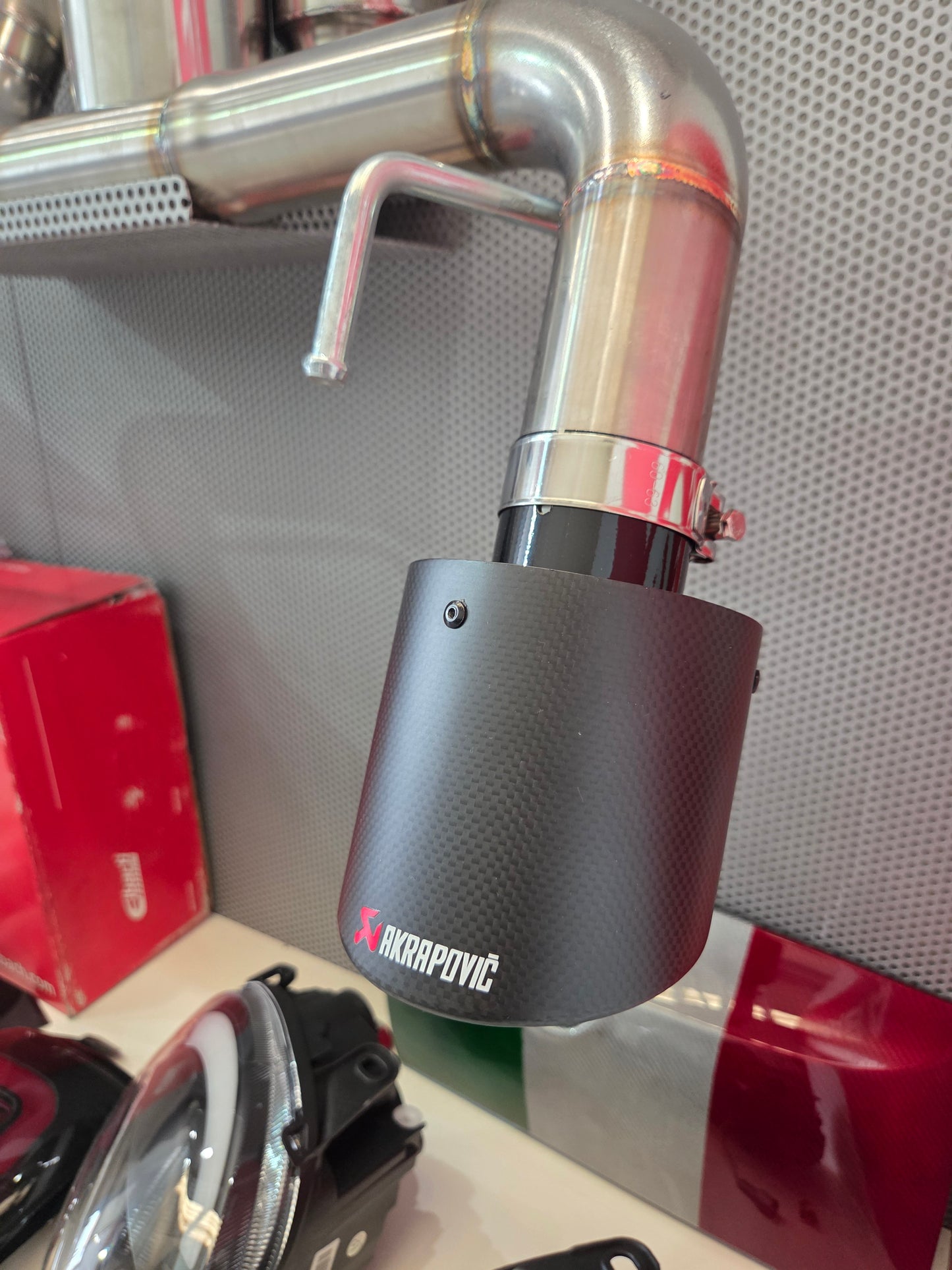 Abarth Tail Exhaust (2) Colas de Escape Akrapovic Fibra de Carbono 114mm