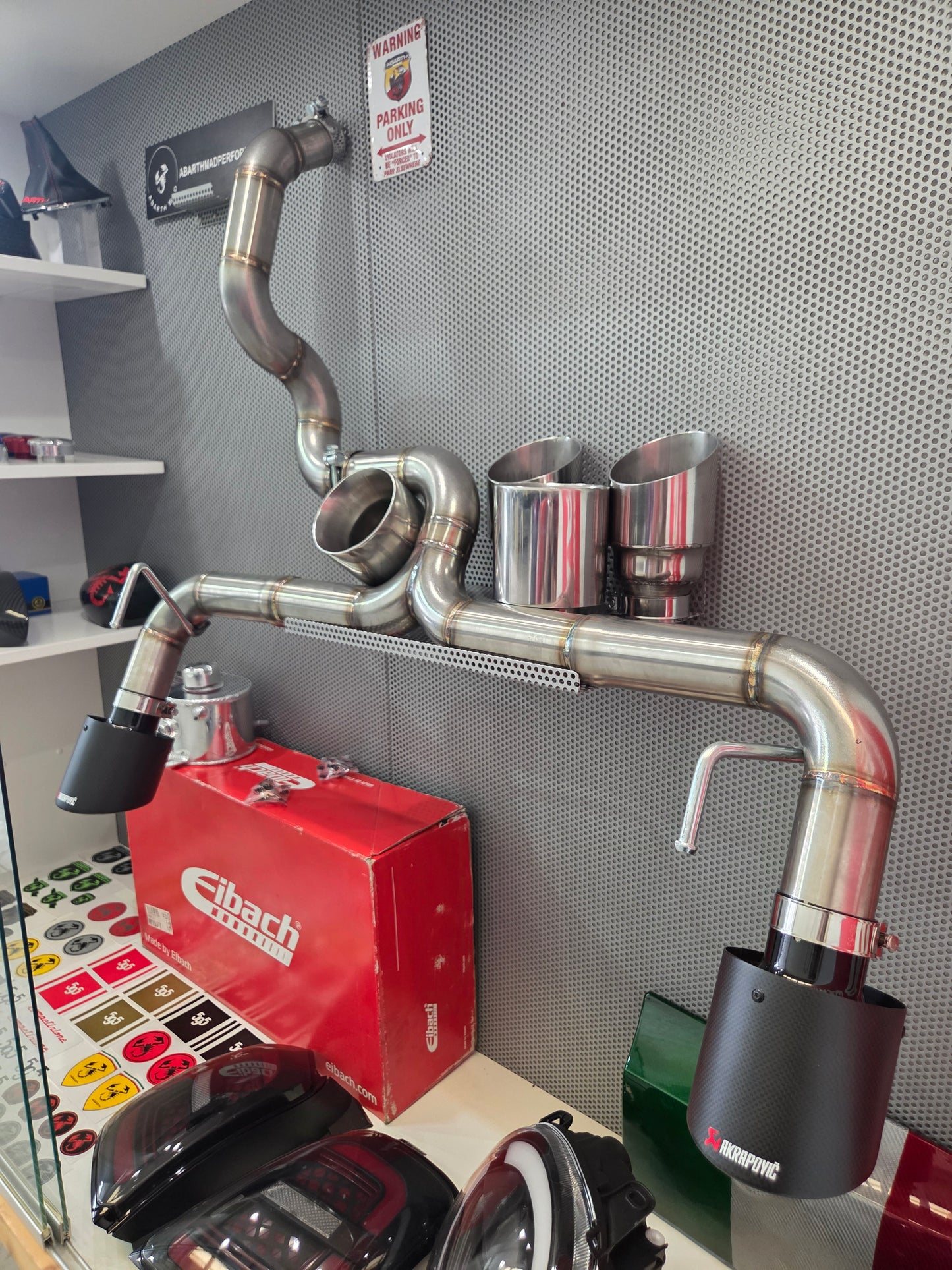 Abarth Tail Exhaust (2) Colas de Escape Akrapovic Fibra de Carbono 114mm