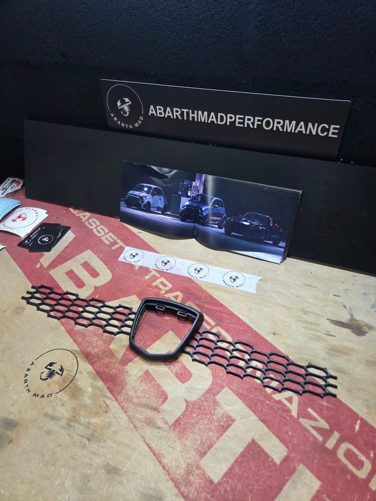 Abarth Racing Emblema Frontal Logo Front Race Set + Rejilla Grill 🏁