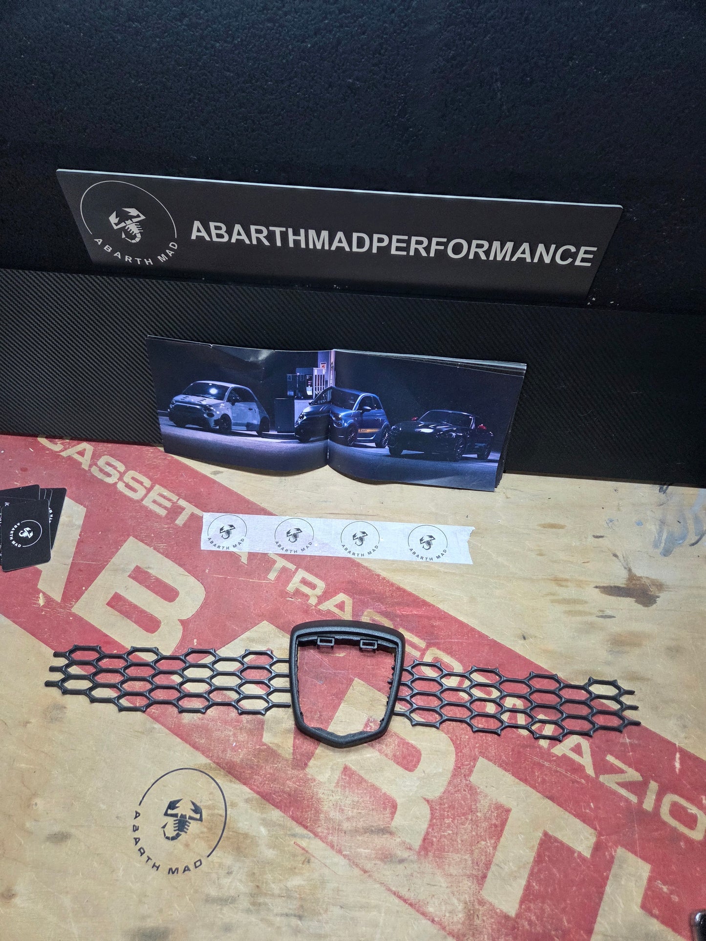 Abarth Racing Emblema Frontal Logo Front Race Set + Rejilla Grill 🏁