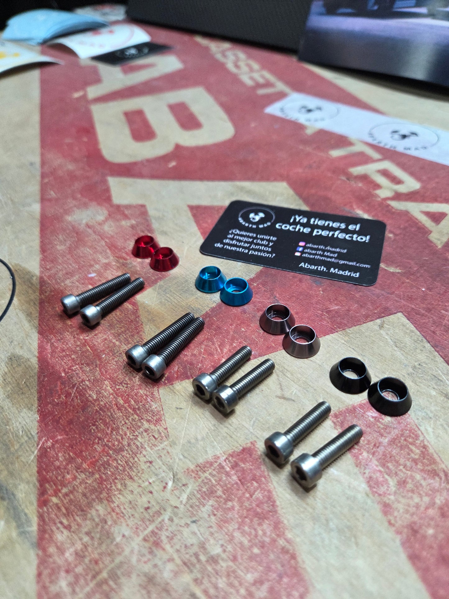 Abarth Kit Tornillería Bolt (2) Tapa Fuel Depósito Gasolina + Arandela