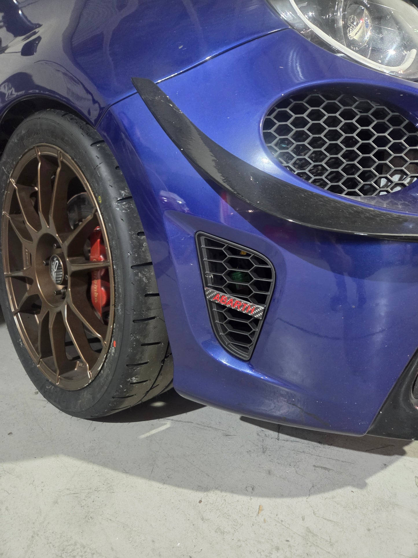 New! Abarth Restyling 2016+ Side Mesh Grille Carbon Fiber Emblem Rejillas Laterales (2)