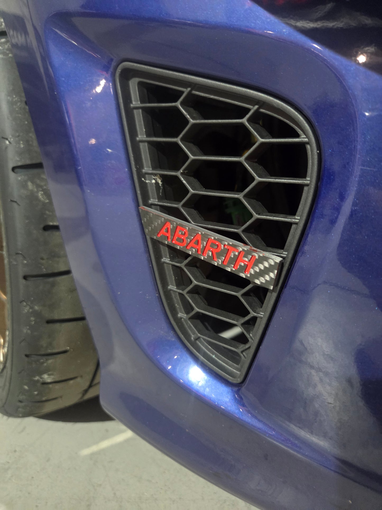 New! Abarth Restyling 2016+ Side Mesh Grille Carbon Fiber Emblem Rejillas Laterales (2)