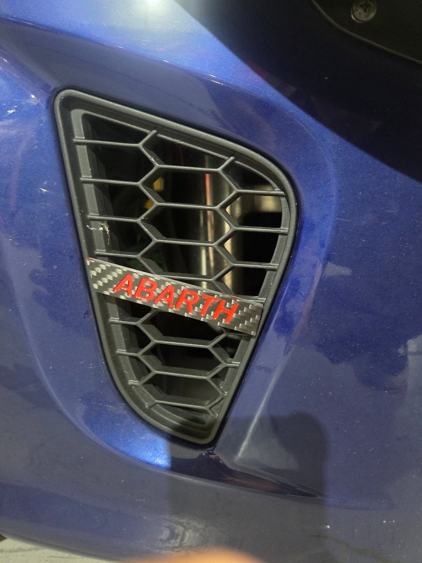 New! Abarth Restyling 2016+ Side Mesh Grille Carbon Fiber Emblem Rejillas Laterales (2)