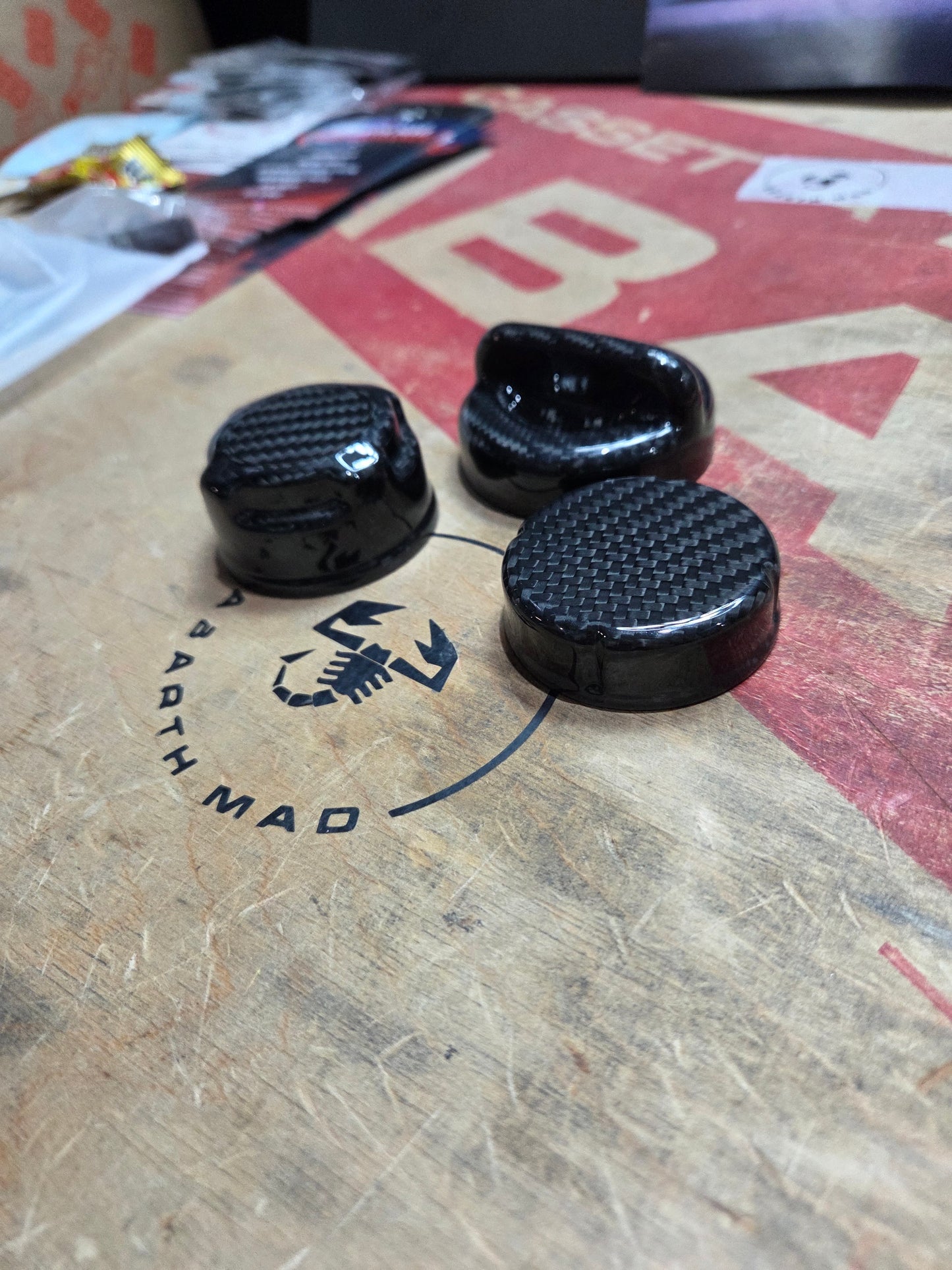 Abarth 500 595 695 Tapones (3) Motor Carbon Fiber Engine Bay Cover Cap Oil, Brake & Water Carbono