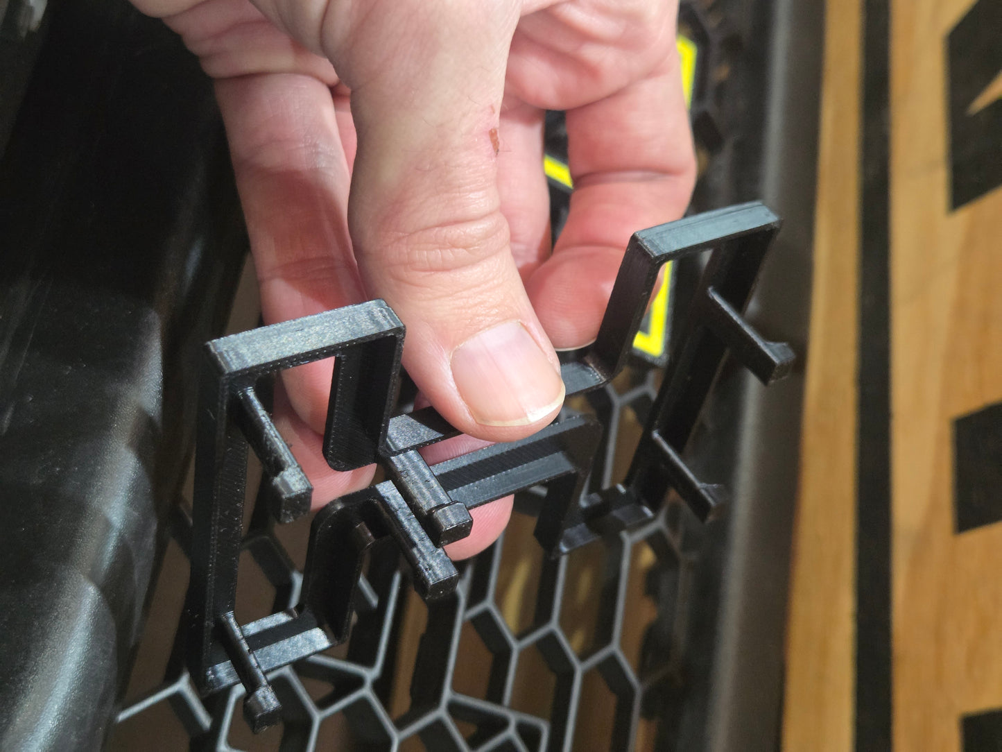 New!! Abarth 2016+ Restyling 3D Easy Fit Letras Clip Letters Front Bumper Grille Rejilla Delantera