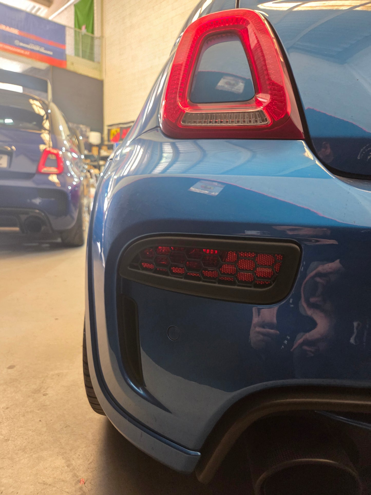 Abarth 2016+ Restyling Set Pareja (2) 3D Rear Reflector Bumper Cover Lights Rejilla Paragolpes Trasero