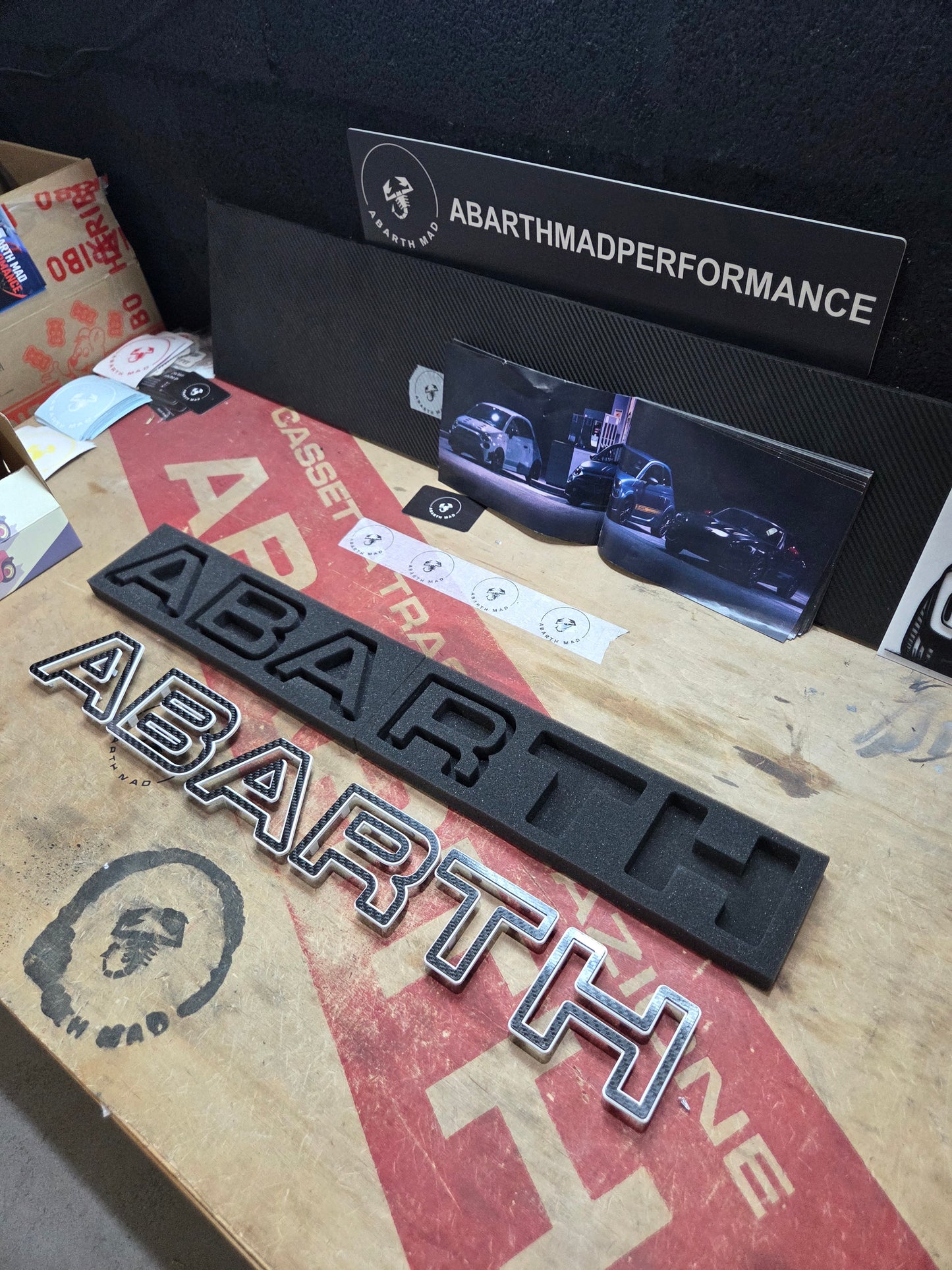Abarth ABS or Carbon Fiber Letras Rejilla Parrilla Frontal Grille Letters Easy Fit a presión