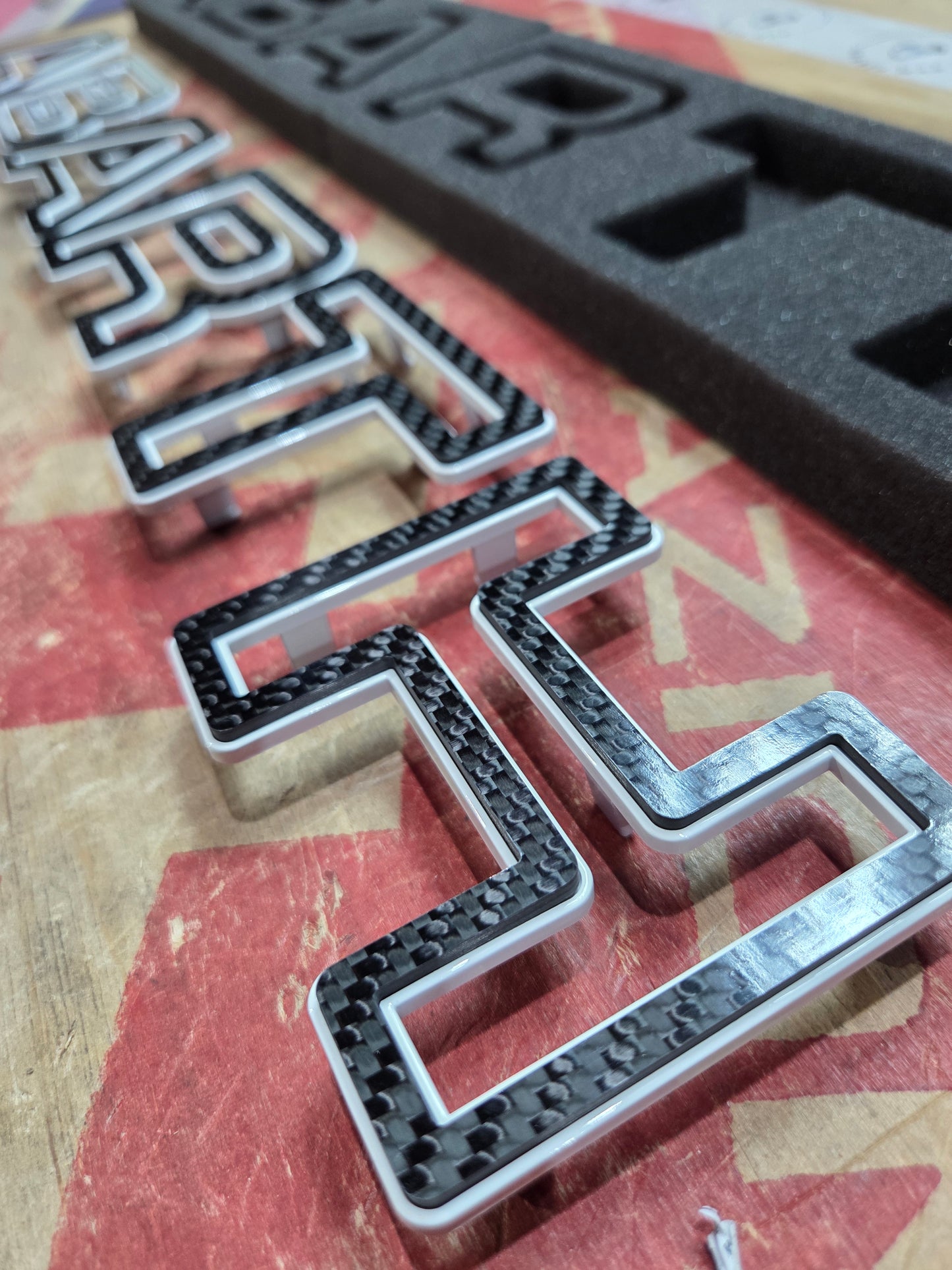 Abarth ABS or Carbon Fiber Letras Rejilla Parrilla Frontal Grille Letters Easy Fit a presión