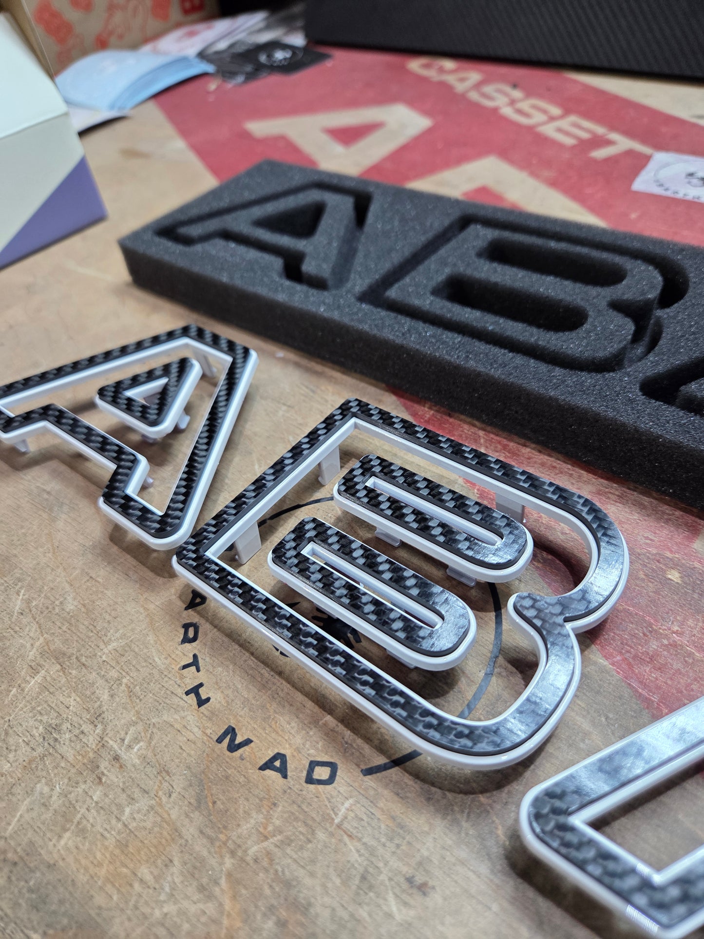 Abarth ABS or Carbon Fiber Letras Rejilla Parrilla Frontal Grille Letters Easy Fit a presión