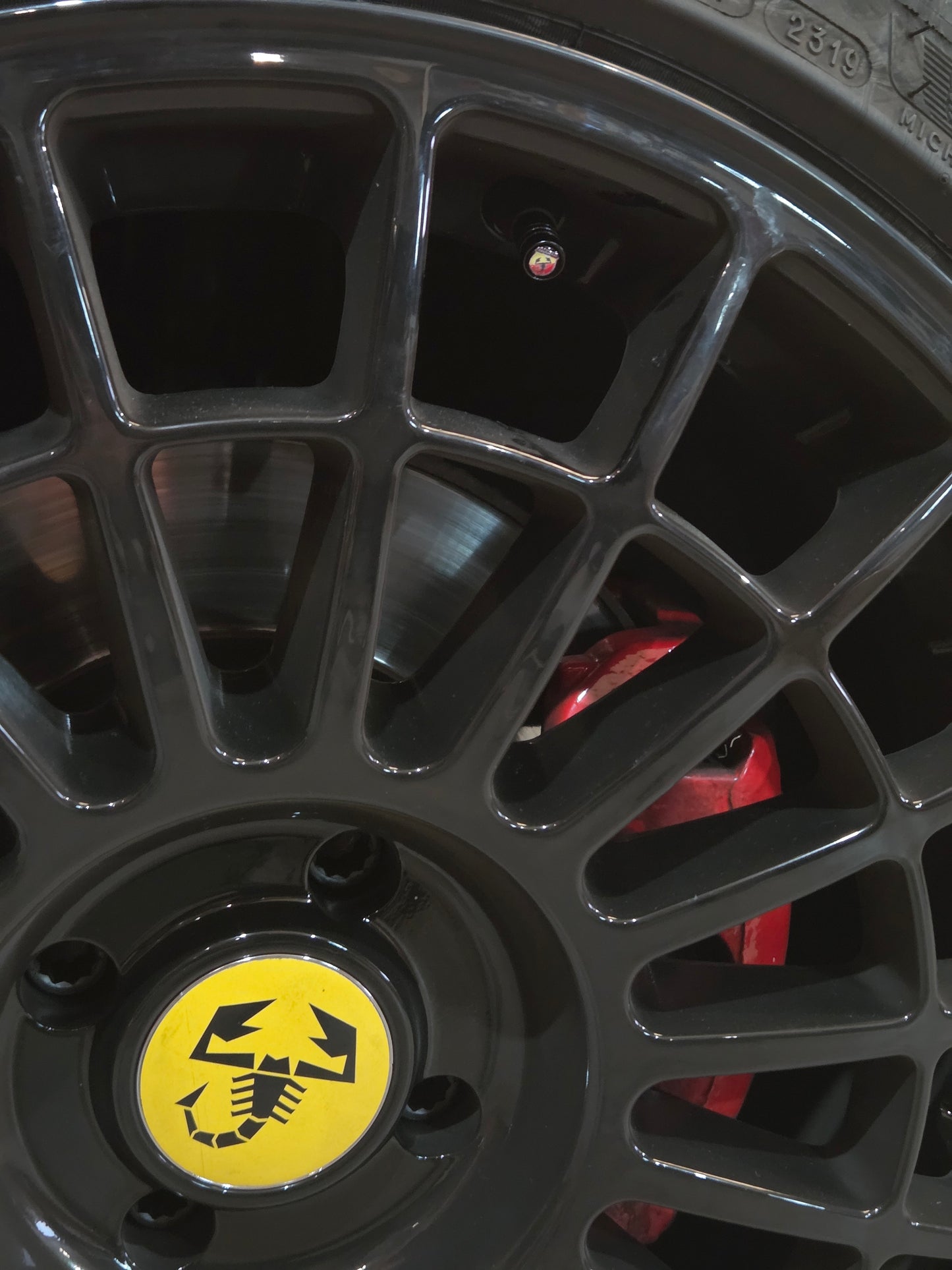 Abarth Fiat Set Black 4 Valve Wheel Caps Válvulas Tapones Ruedas Llantas