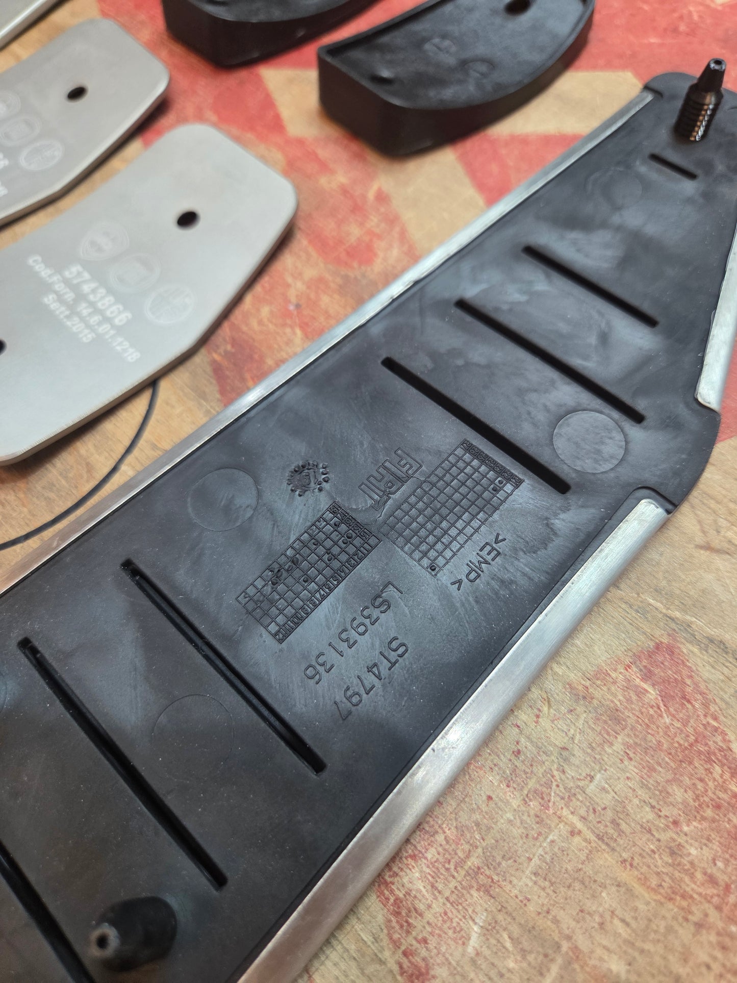 Abarth 500 Fiat All Models Manual ORIGINAL OEM Pedal Aluminium Footrest Pedales Aluminio Kit