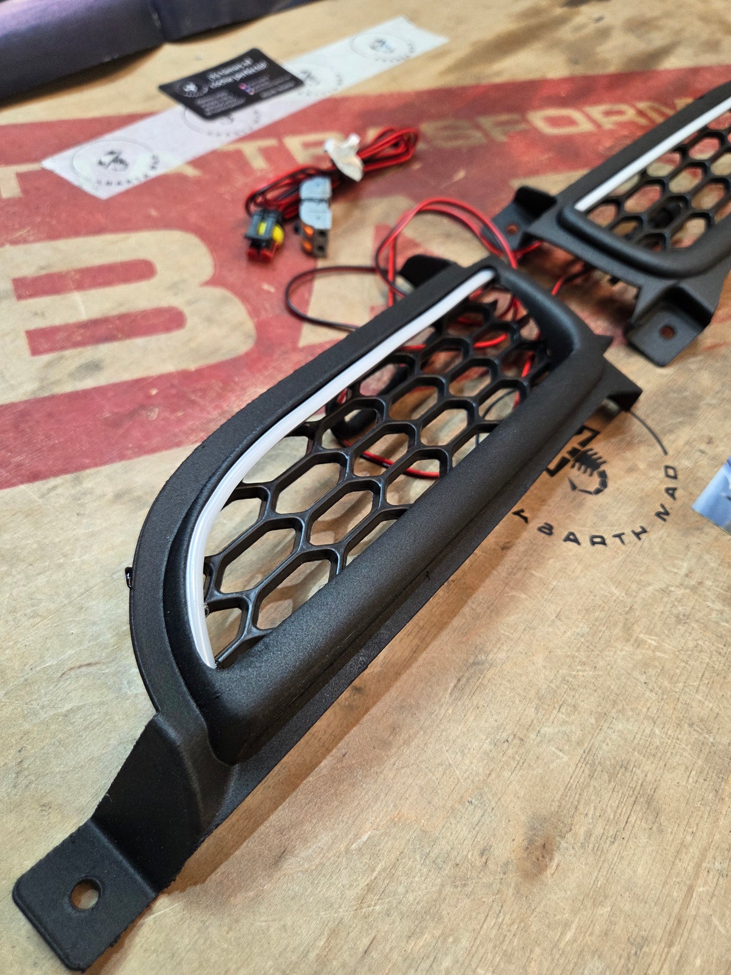 Abarth 500 Restyling Bumper Set Pareja (2) 3D Rear Reflector Lights Rejilla Paragolpes Trasero with LED Reverse Marcha atrás