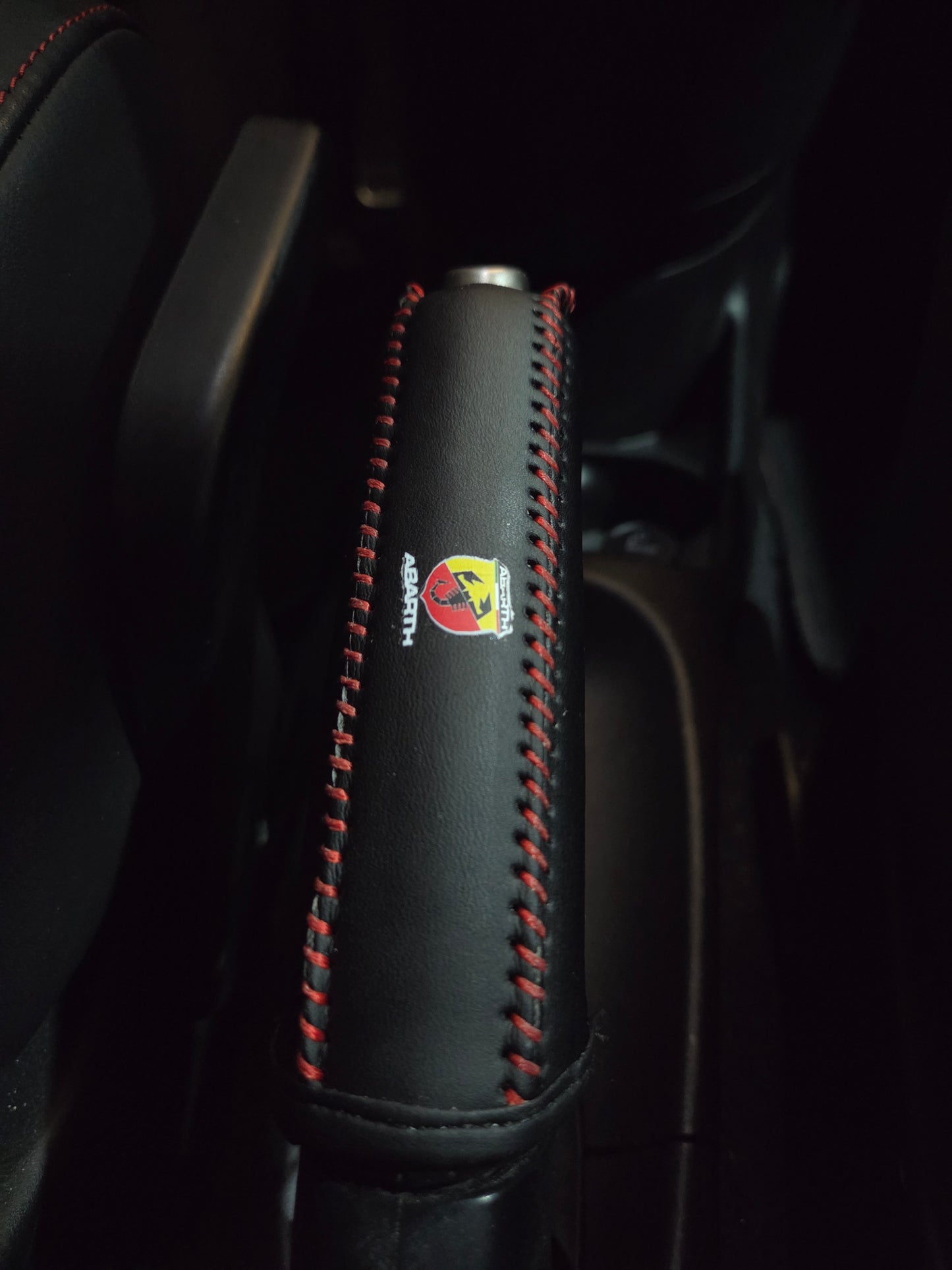 Abarth 500 All Model Leather Handbrake Cover Protection Red or Black Piel Funda Freno de Mano