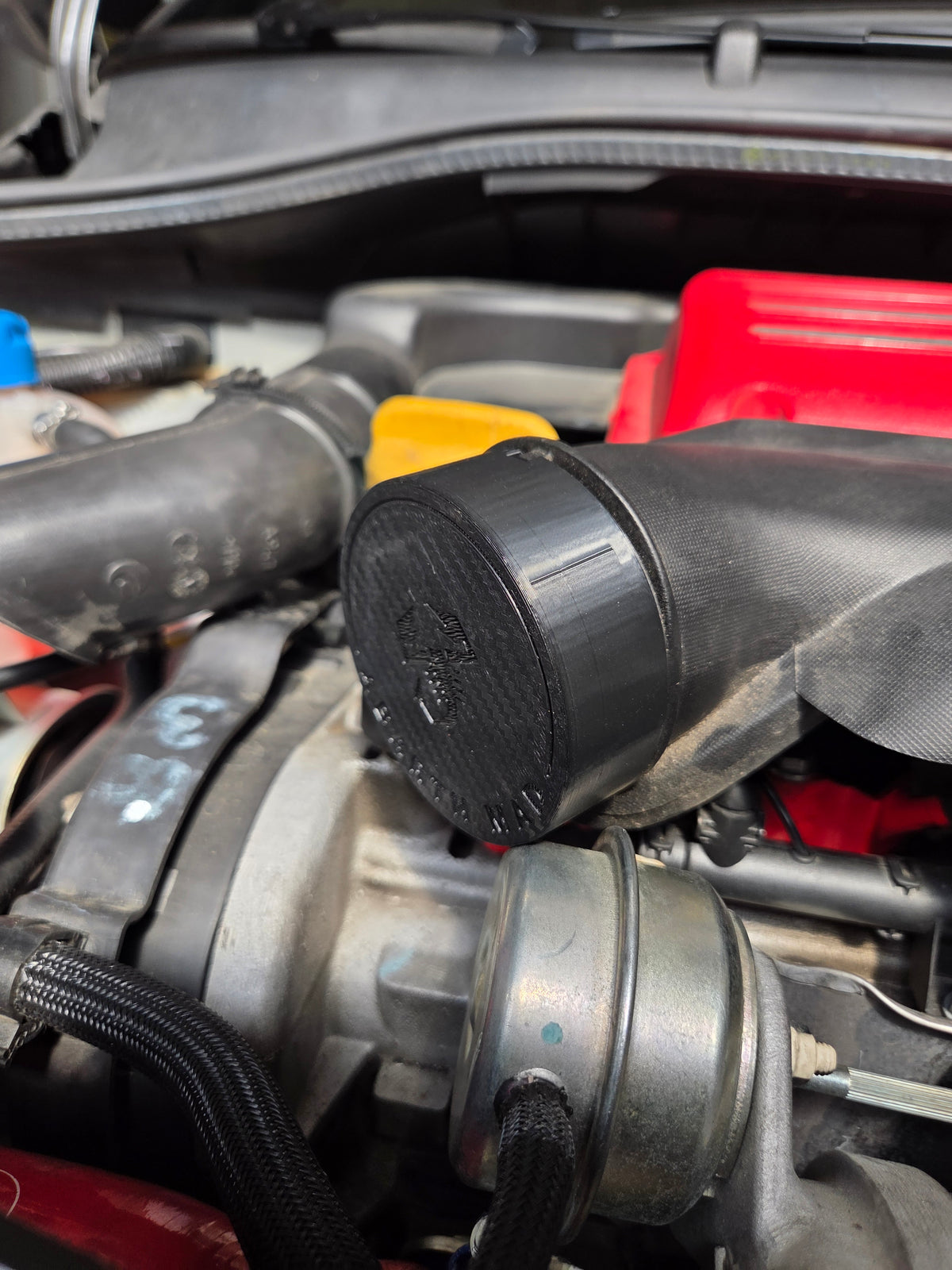 Abarth 500 All Model 3D Cap Set (2) Oem Intake CAI Tapones Admisión Original