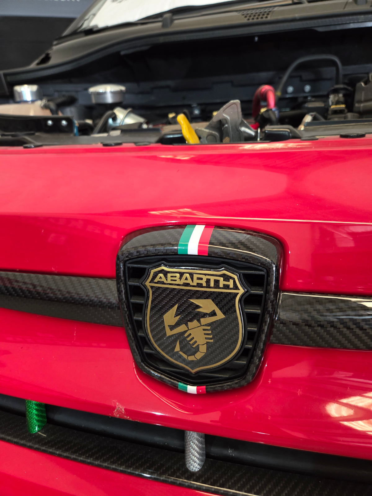 Abarth 500 All Model 100% Real Carbon Fiber Emblem Logo Cover Italian Flag Gloss Design Emblema Delantero Bandera 🇮🇹