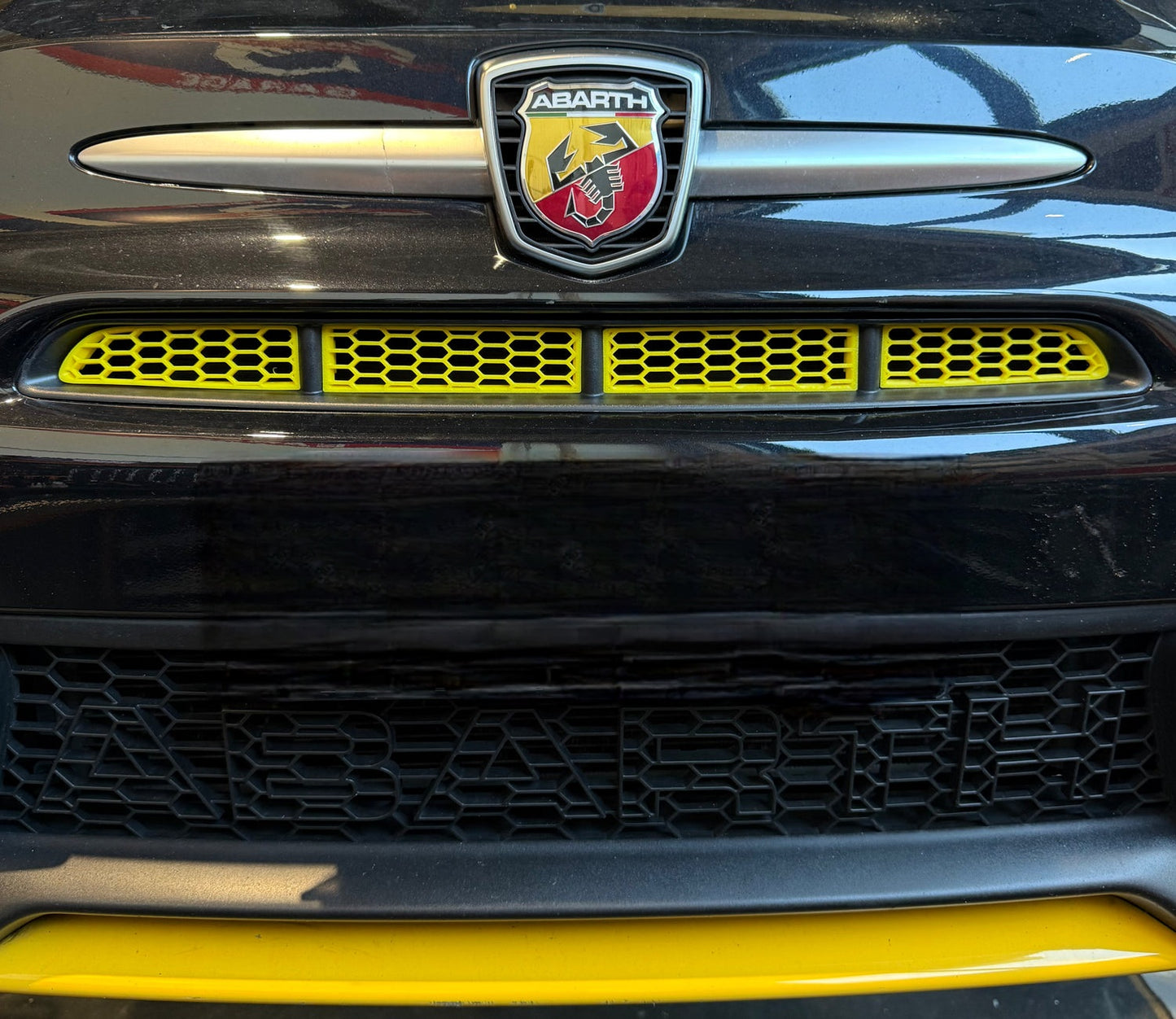 Abarth 2016+ Restyling Front Bumper Grille 3D Intake 4 Pieces Coloured Rejilla Delantera Paragolpes