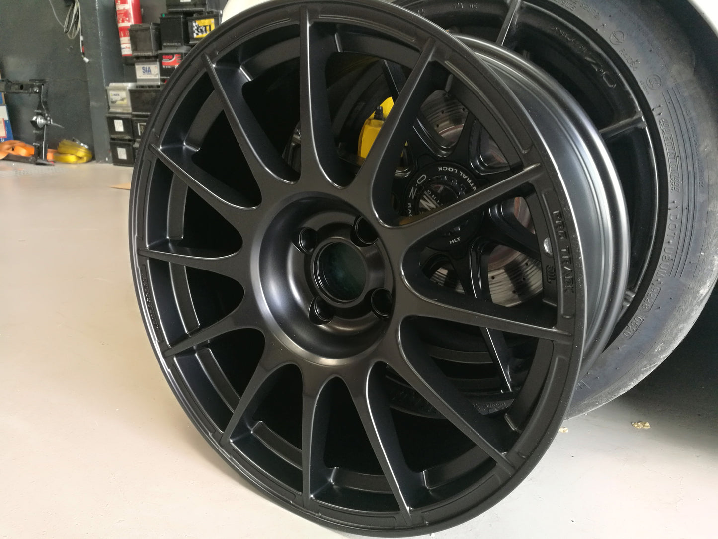 Abarth Llantas Pro Track 17" o 15"