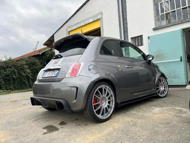 Abarth Ensanches Aletines Fibra 20mm