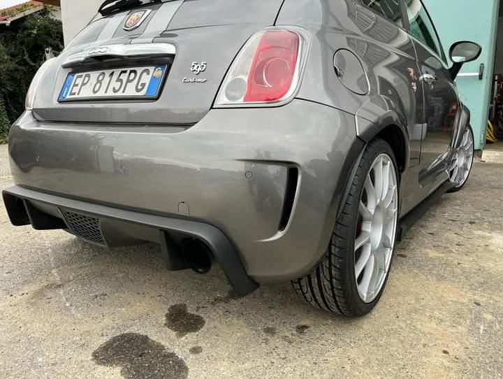 Abarth Ensanches Aletines Fibra 20mm