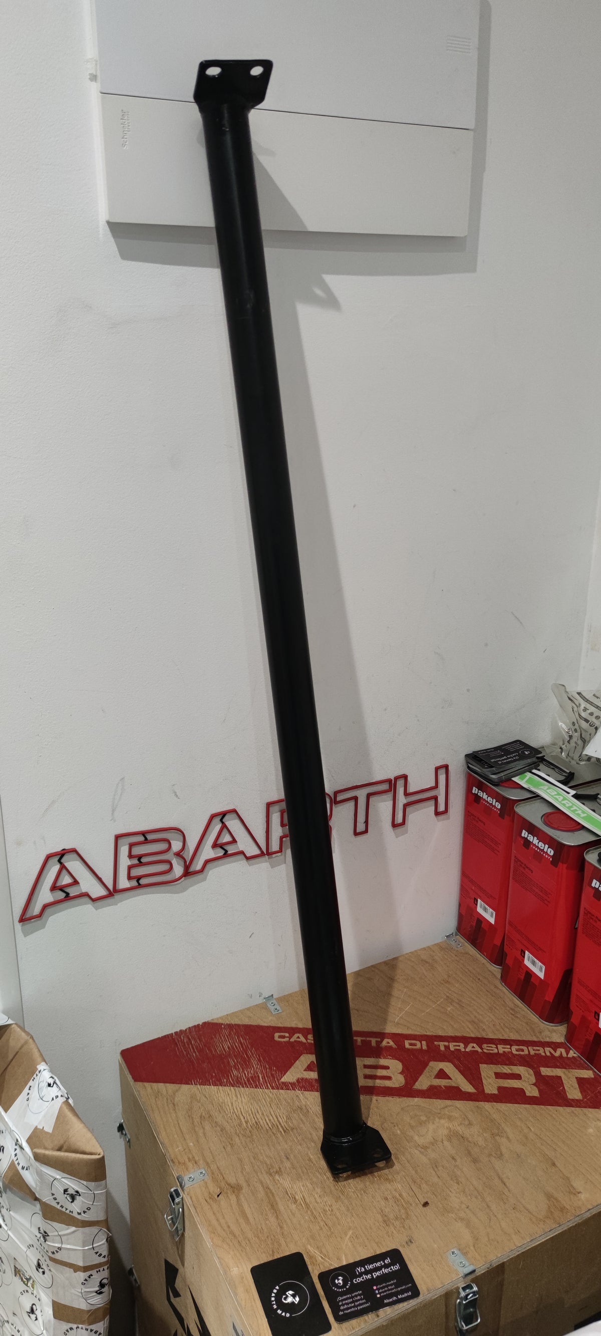 Abarth Rear Trunk Reinforcement Bar DNA type – Abarth MAD Perfomance
