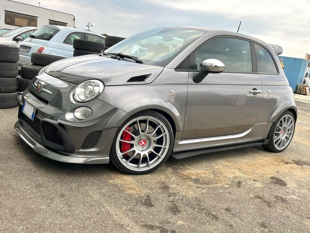 Abarth Ensanches Aletines Fibra 20mm