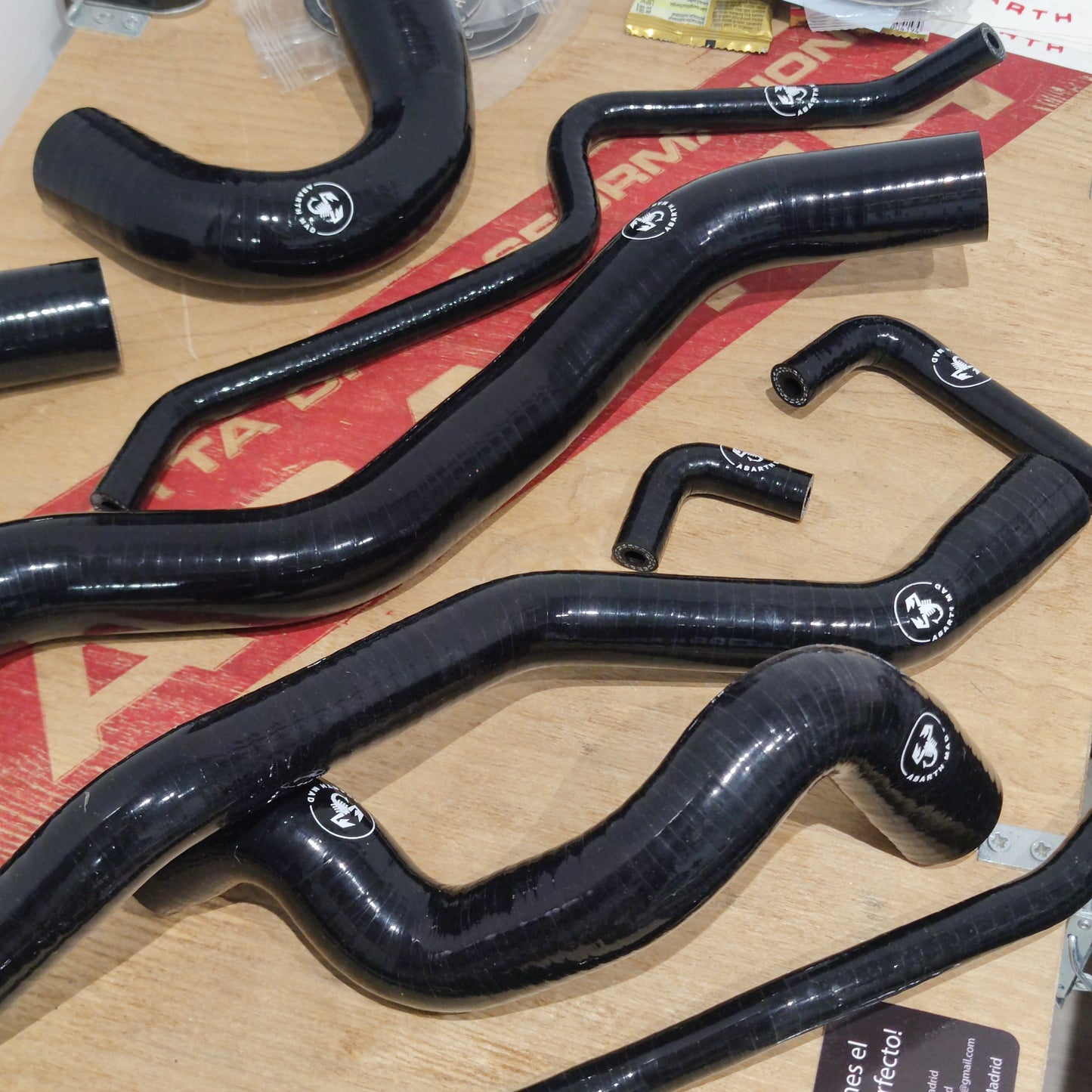 Abarth Kit (8) Tubi Radiatore Acqua in Silicone Nero⚫ o Rosso🔴