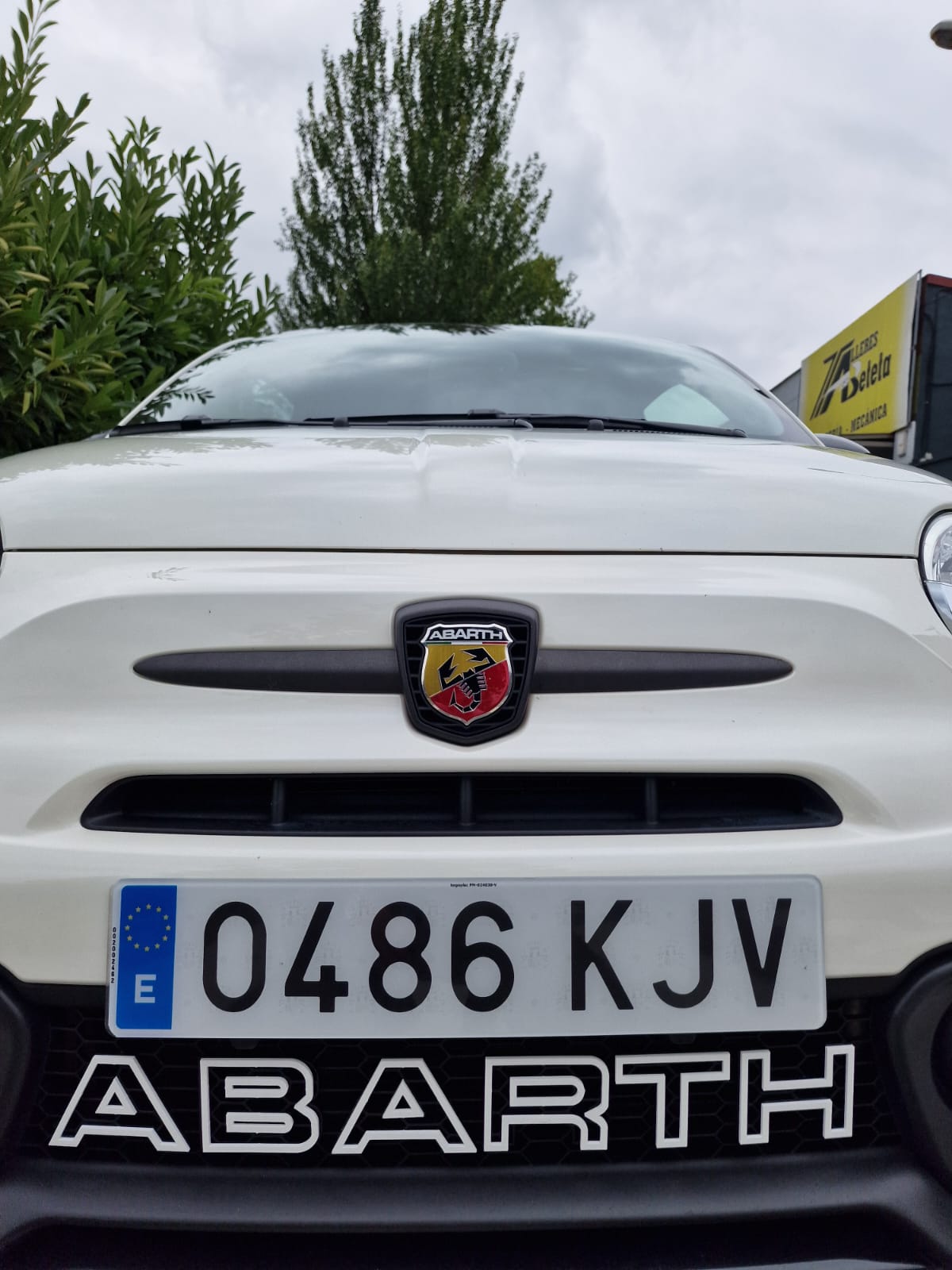 Écriture Abarth Pour Calandre Avant Lettres Pour Calandre FIAT 500 ABARTH Décoration Style Original Logo Pour Calandre Avant Fiat Punto Evo Abarth Fiat 595 Personnalisation Calandre (Rouge Écriture Abarth Pour Calandre Avant Lettres Pour Calandre FIAT 500 ABARTH Décoration Style Original Logo Pour Calandre Avant Fiat Punto Evo Abarth Fiat 595 Personnalisation Calandre (Rouge