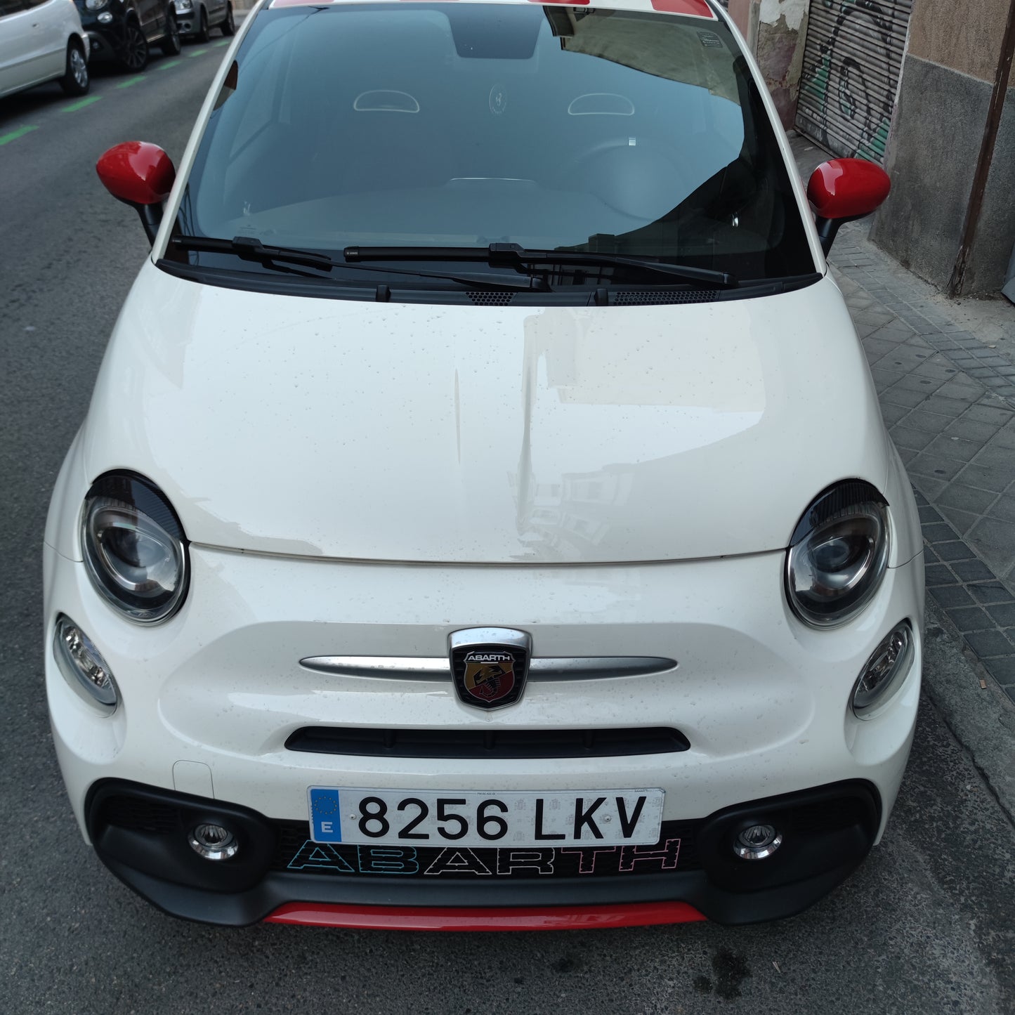 Abarth Fibra de Carbono Eye Lid Angry Bad Look