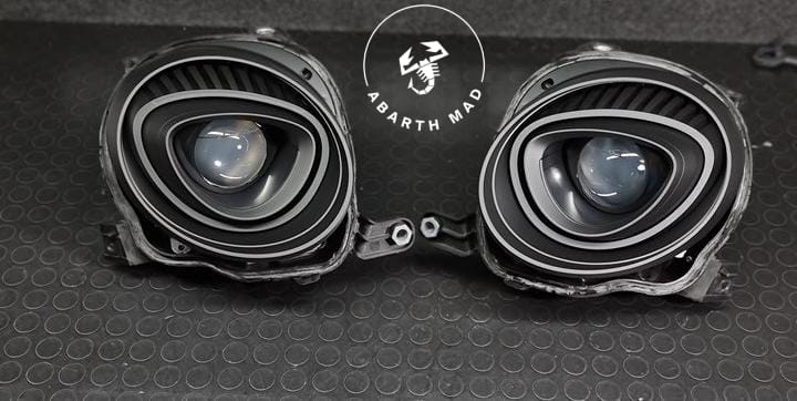 Abarth Faros Halógenos Sin tira led Fondo Negro