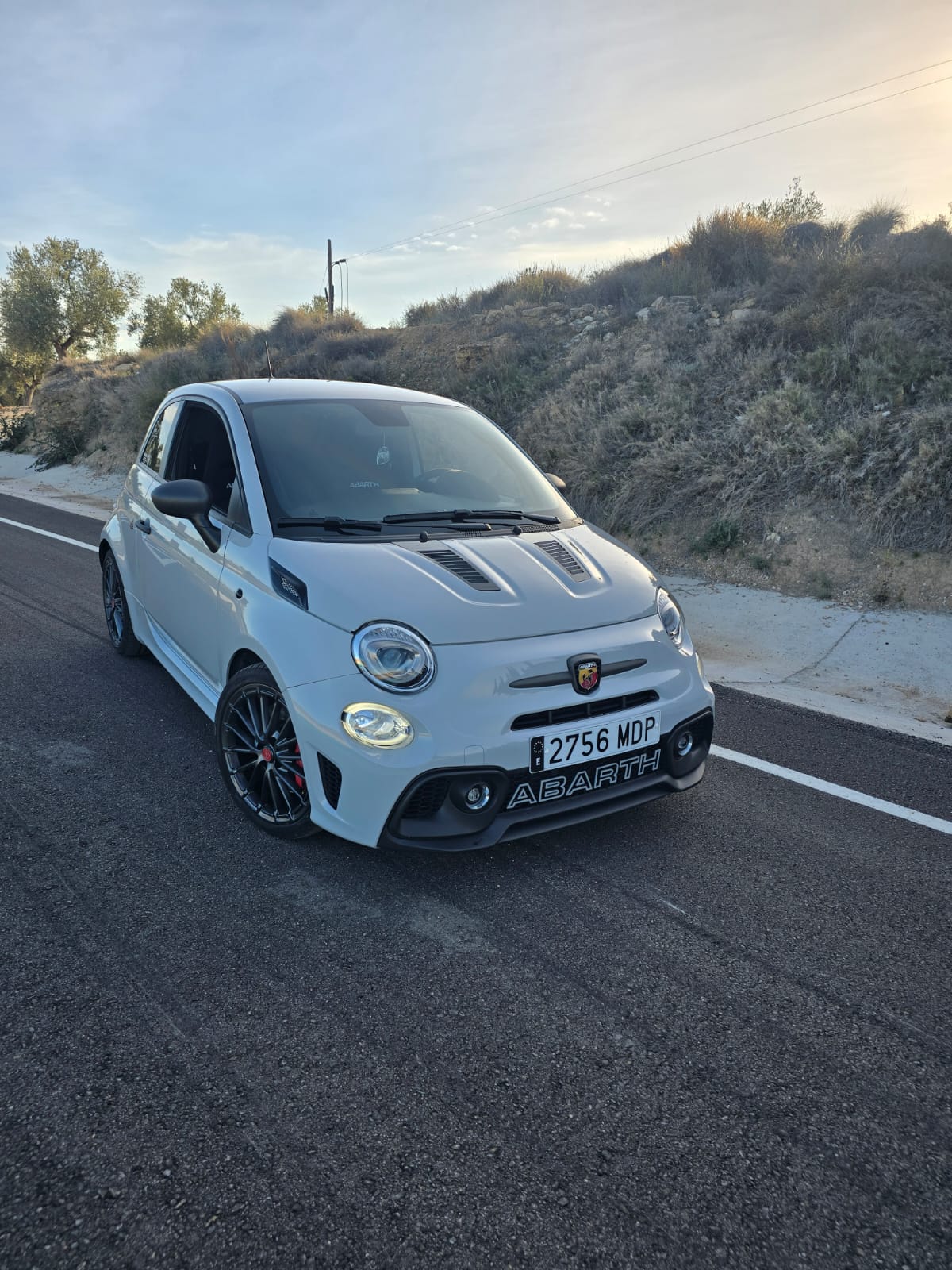 Cofano tipo Fibra Abarth Biposto + prese d'aria