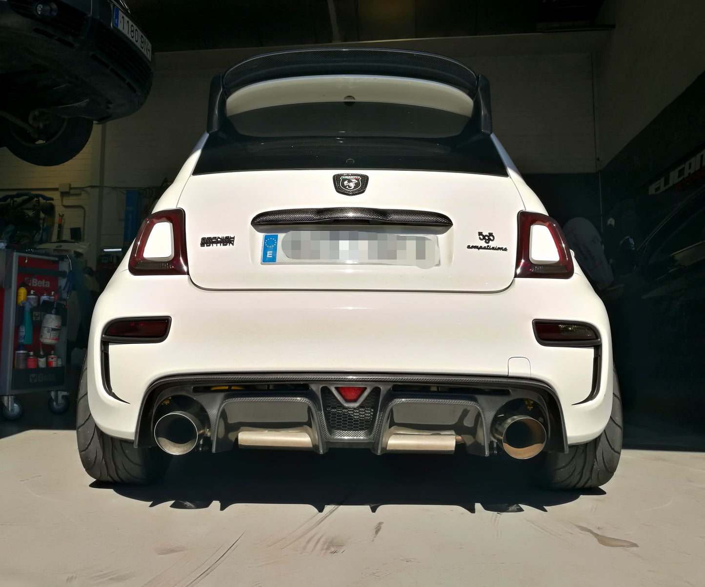 Abarth Difusor Trasero Prolongado con luz tipo F1