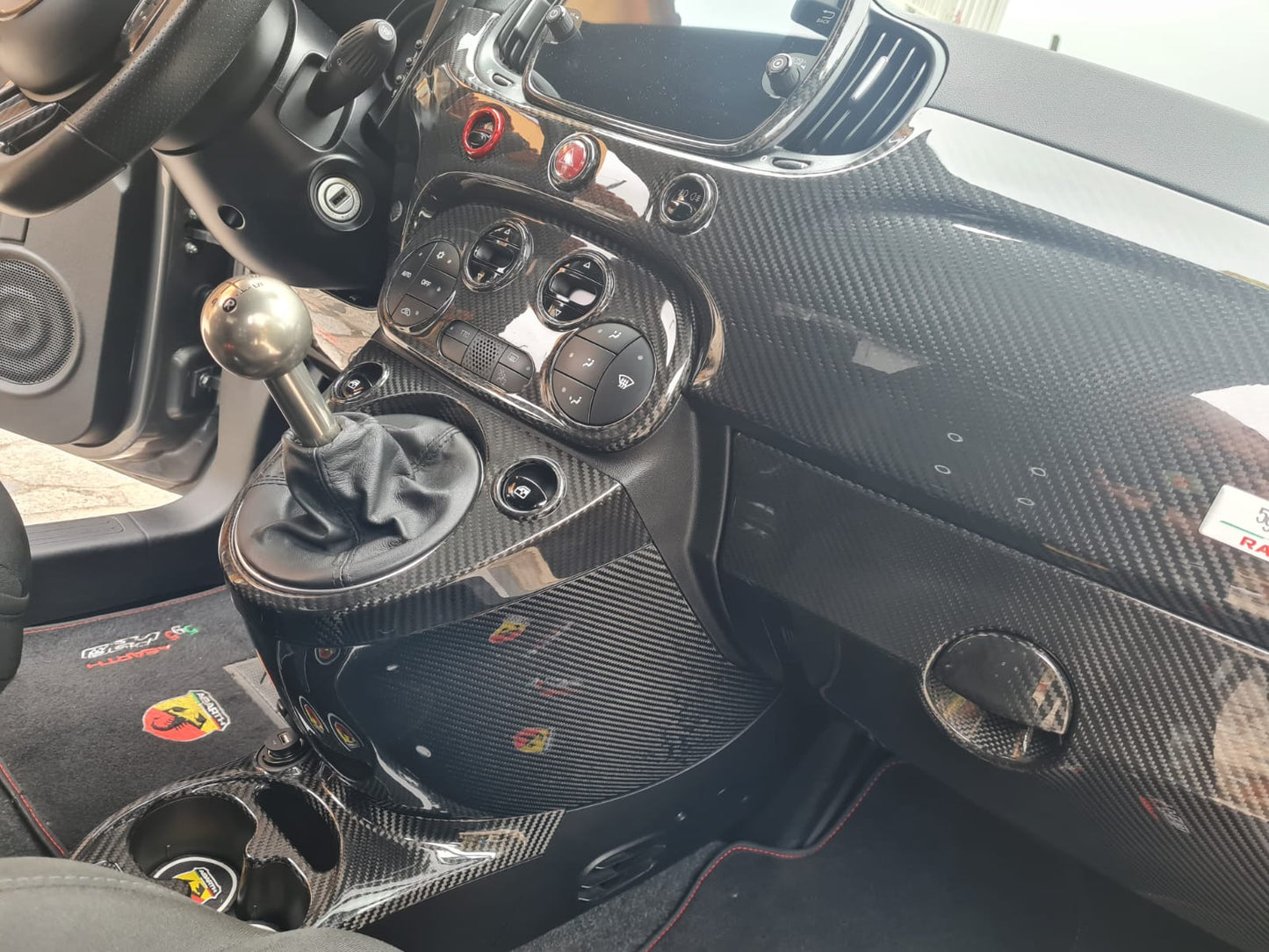 Abarth 2016+ Restyling Consola Cover Fibra de Carbono Túnel 12V
