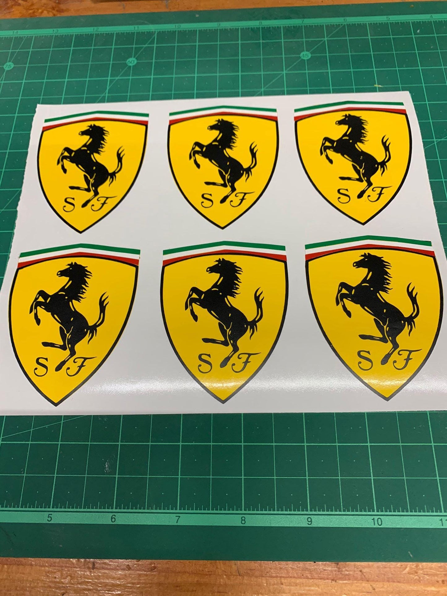 Abarth 2 x Kit Logos Pegatina Aleta Laterales Ferrari Side Vinyl Sticker (2)