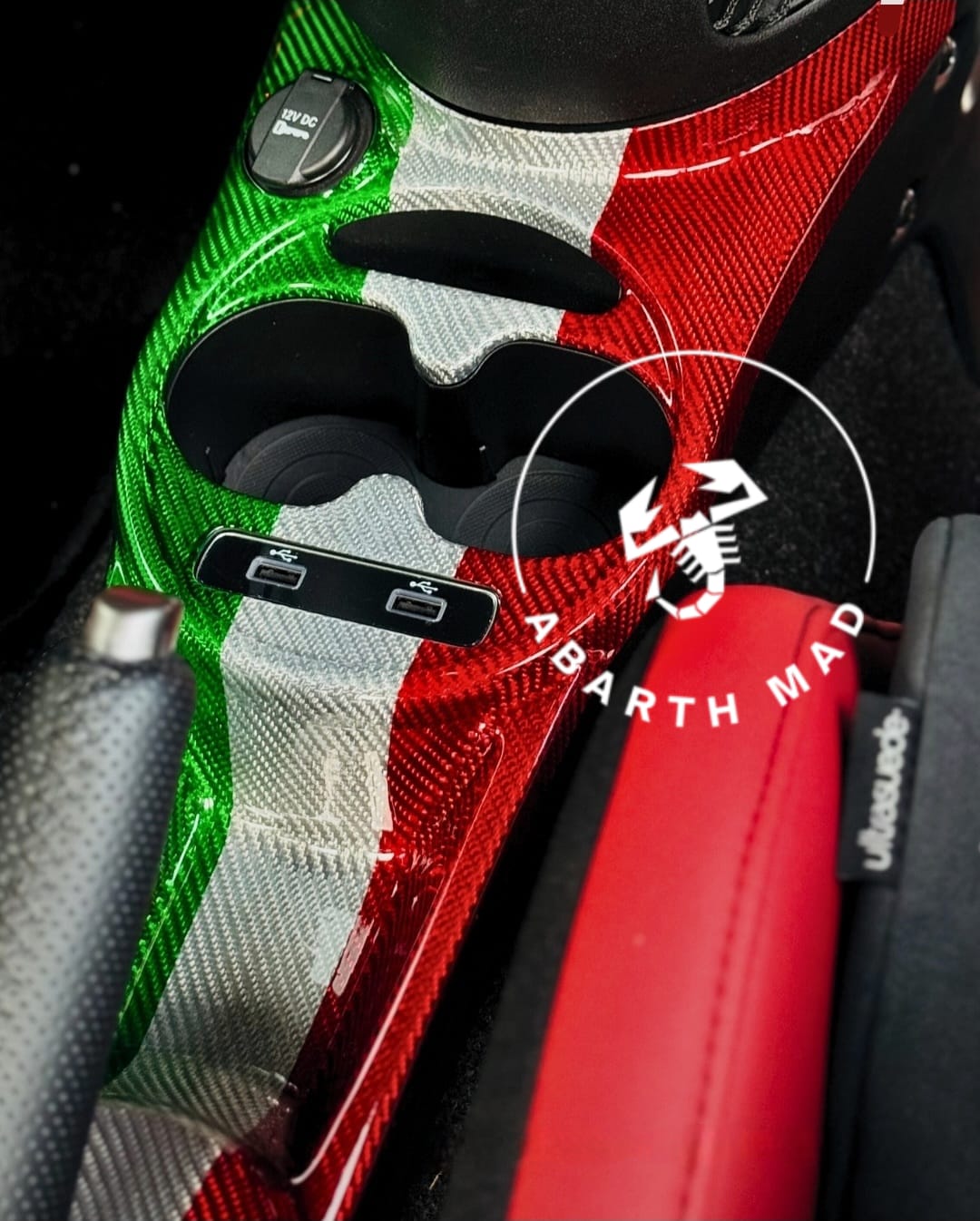 Abarth 2016+ Restyling Consola Central Italia 🇮🇹 100% Fibra de Carbono Console 12v Túnel