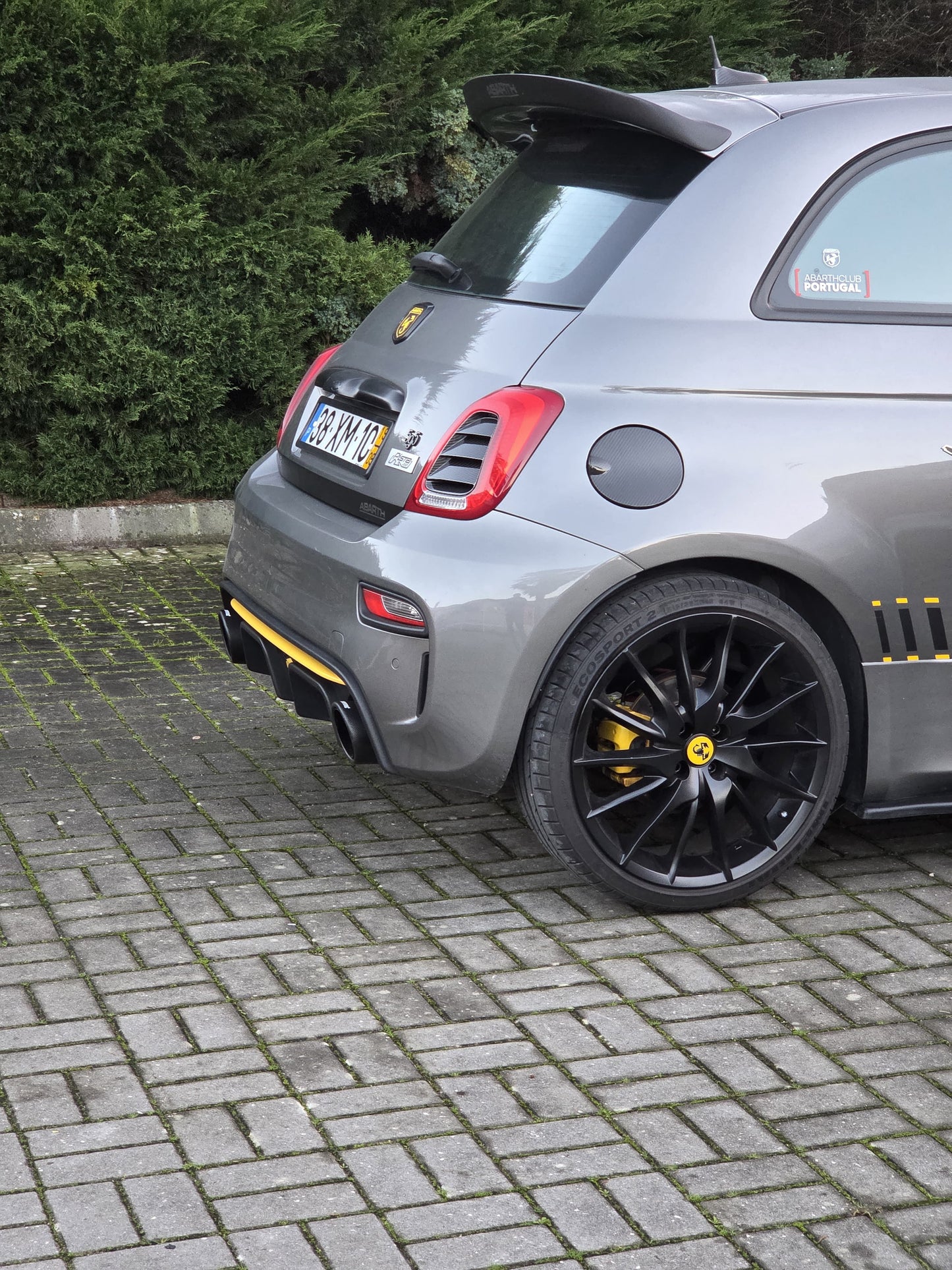 Abarth Tail Exhaust Colas de Escape Akrapovic Fibra de Carbono 114mm