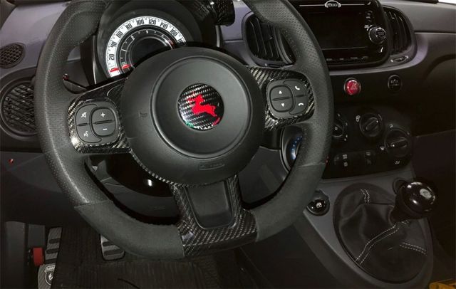 Abarth Volante Inferior Fibra de Carbono